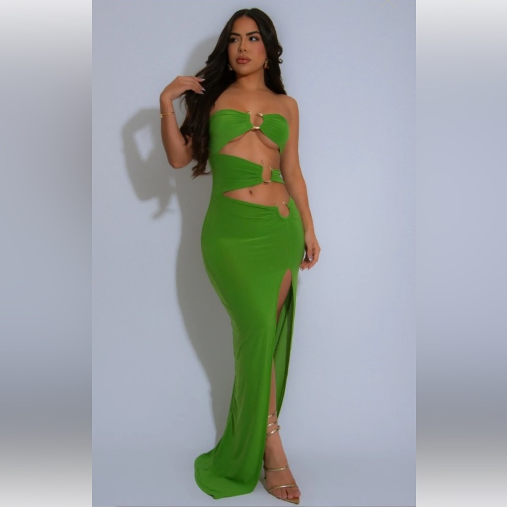 NEW "Isabelle” Green Asymmetric Gold Ring Cut Out Maxi Dress - Picture 1 of 4